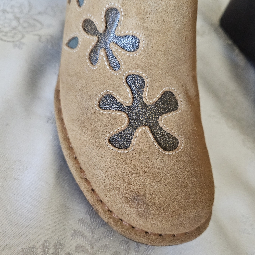 Indigo Suede With Flowers Boho Hippie Tan Clogs Wedge Mules Sz 8 - Picture 11 of 15